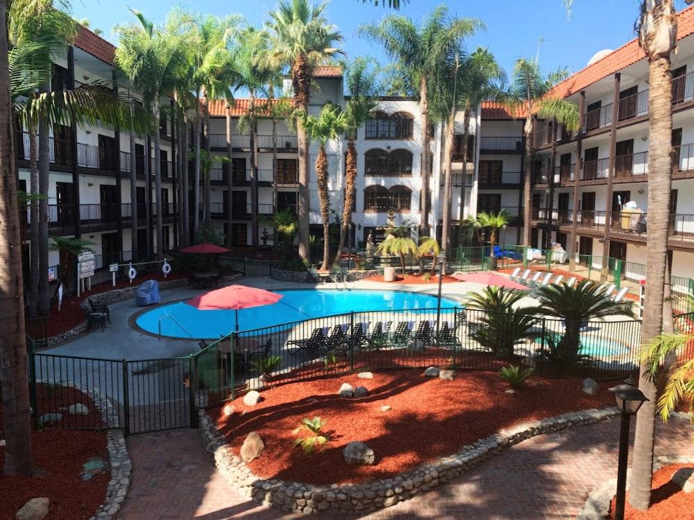 Buena Park Grand Hotel & Suites Eksteriør bilde